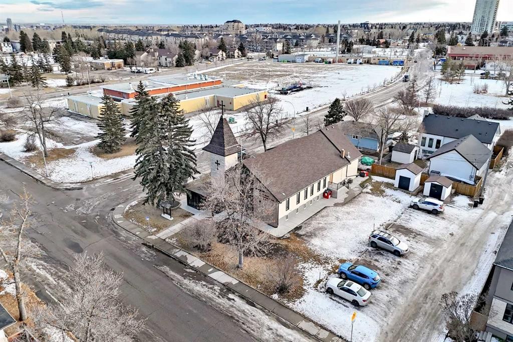 3552 2 Avenue Sw, Calgary, AB - Outdoor With View