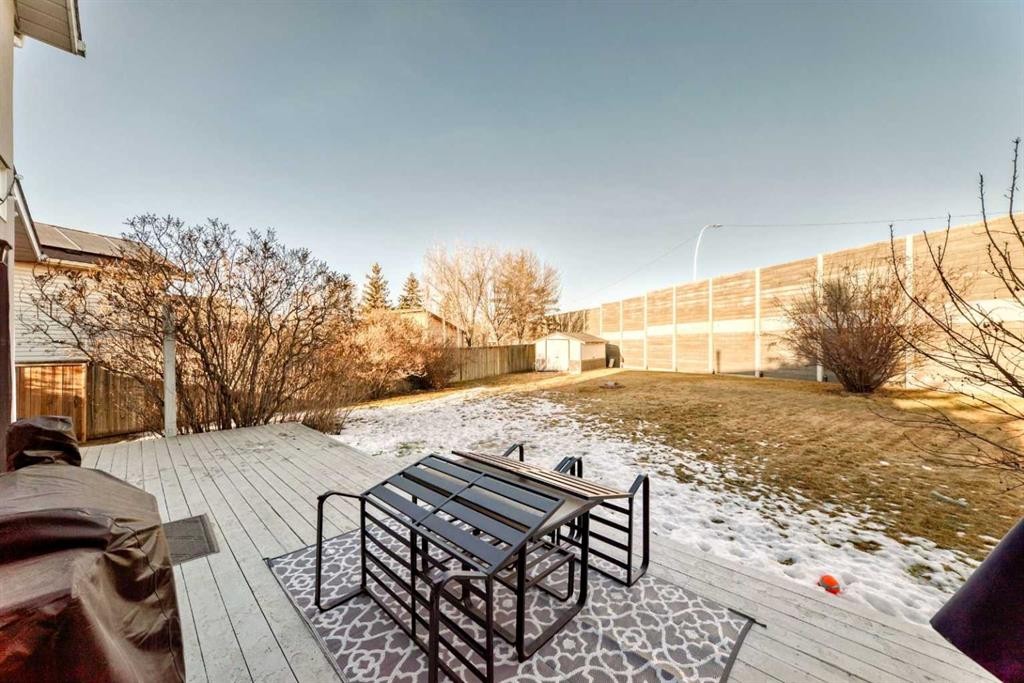 52 Douglas Ridge Close Se, Calgary, AB - Outdoor