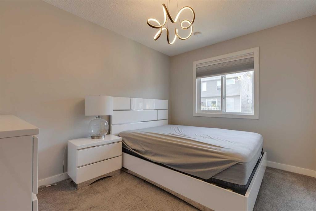 55 Sage Bluff Heights Nw, Calgary, AB - Indoor Photo Showing Bedroom