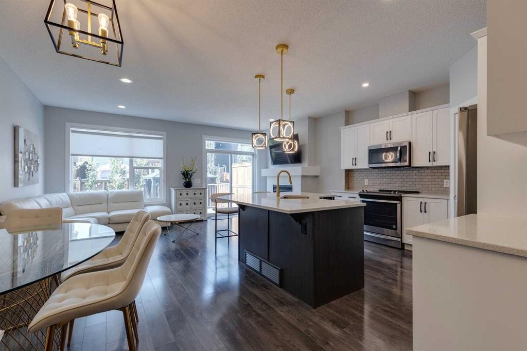 55 Sage Bluff Heights Nw, Calgary, AB - Indoor Photo Showing Kitchen With Upgraded Kitchen