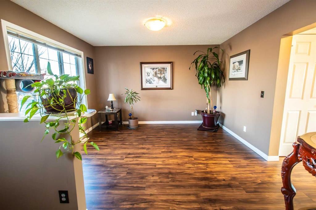 11 Saddlebrook Mews Ne, Calgary, AB - Indoor Photo Showing Other Room