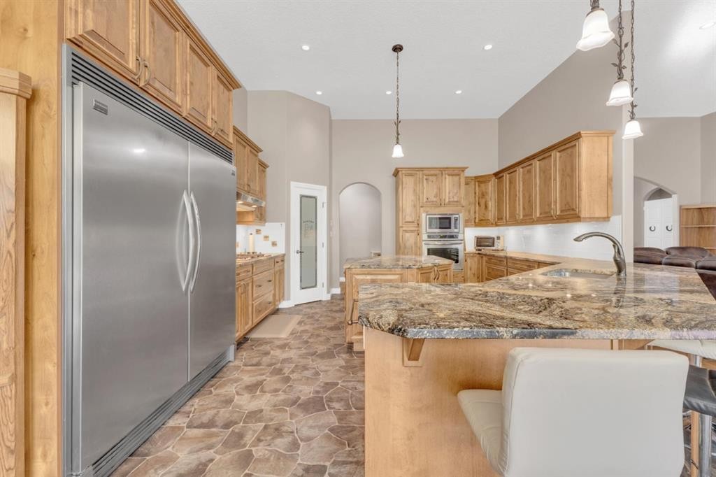 79 Harrison Green, Olds, AB - Indoor Photo Showing Kitchen With Upgraded Kitchen