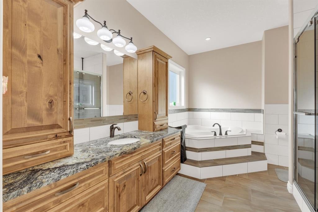 79 Harrison Green, Olds, AB - Indoor Photo Showing Bathroom