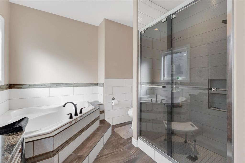 79 Harrison Green, Olds, AB - Indoor Photo Showing Bathroom