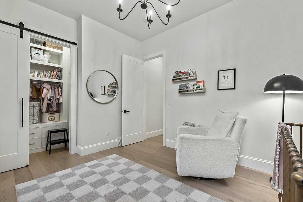 56 Lissington Drive Sw, Calgary, AB - Indoor Photo Showing Other Room