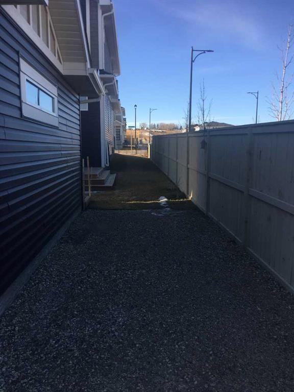 1100 Bayview Gardens Sw, Airdrie, AB - Outdoor