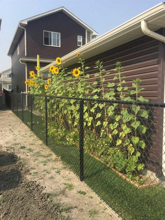 1100 Bayview Gardens Sw, Airdrie, AB - Outdoor