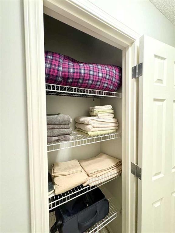 13-43 Springborough Boulevard Sw, Calgary, AB - Indoor Photo Showing Other Room