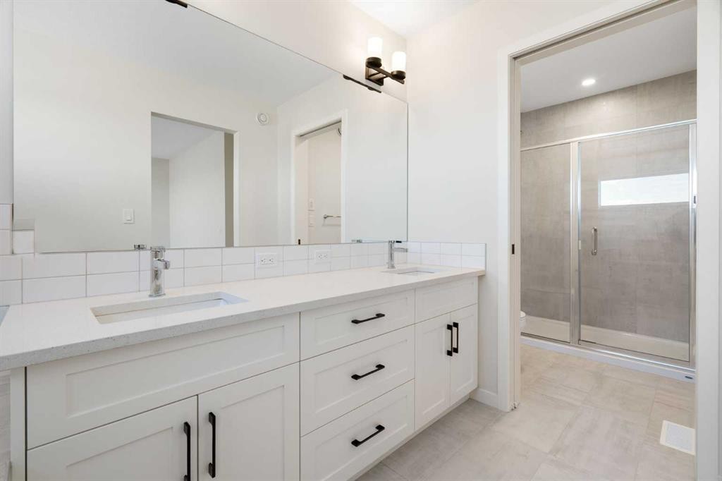 75 Bluerock Terrace Sw, Calgary, AB - Indoor Photo Showing Bathroom