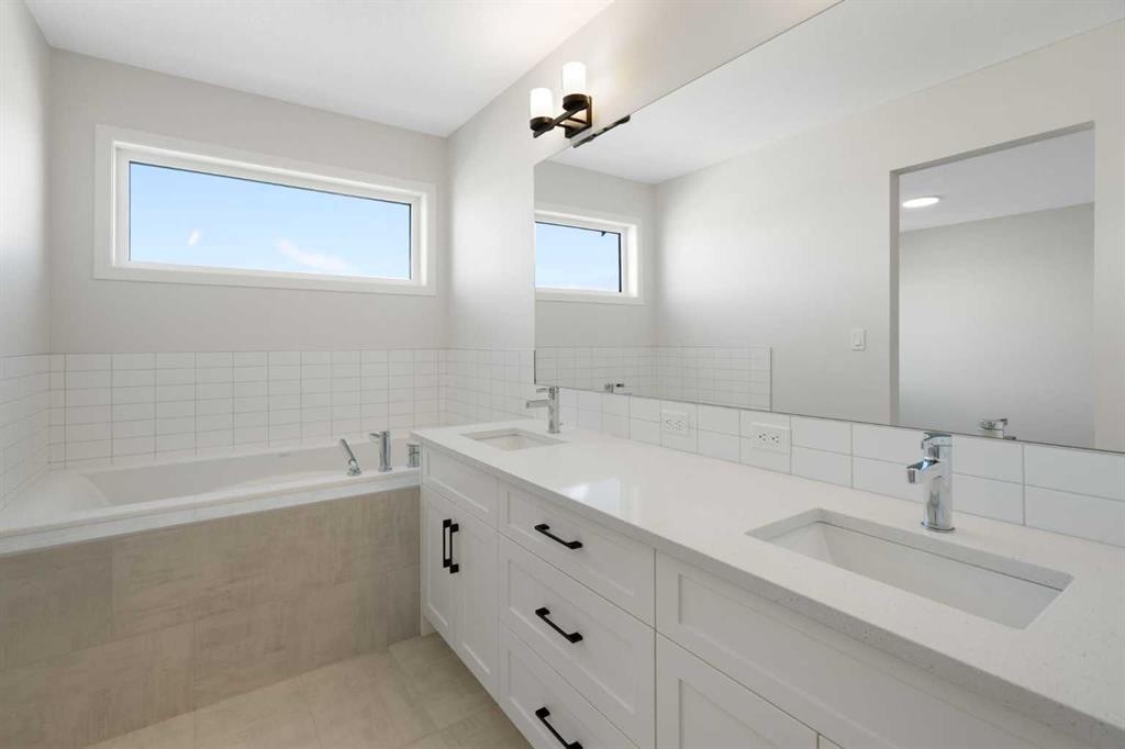 75 Bluerock Terrace Sw, Calgary, AB - Indoor Photo Showing Bathroom