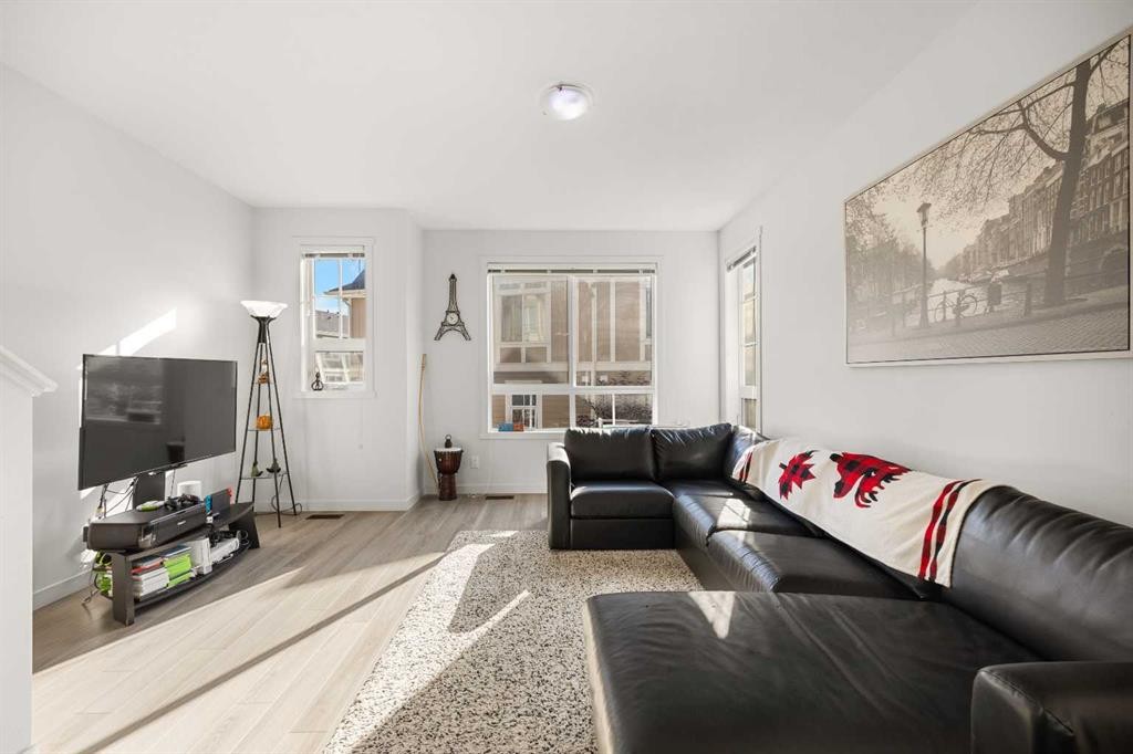 104 Sherwood Lane Nw, Calgary, AB - Indoor Photo Showing Living Room