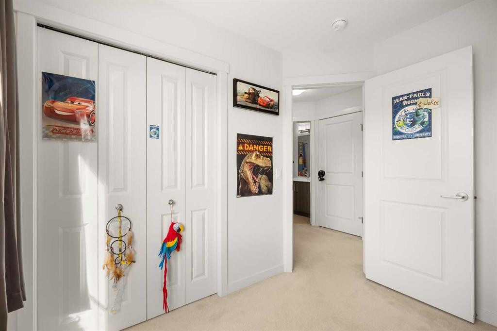 104 Sherwood Lane Nw, Calgary, AB - Indoor Photo Showing Other Room