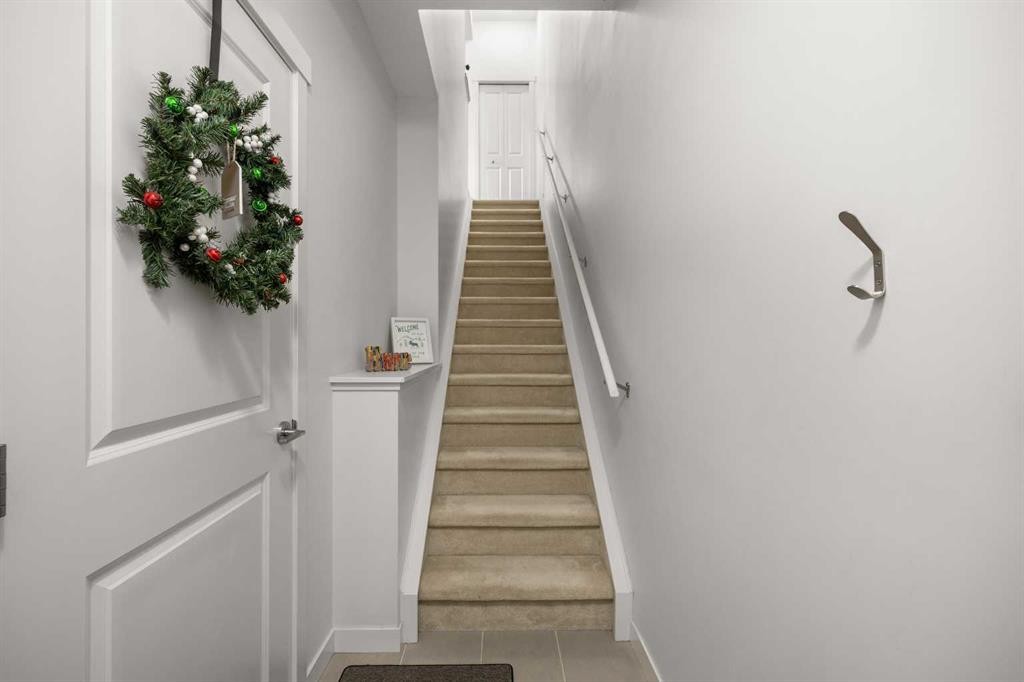 104 Sherwood Lane Nw, Calgary, AB - Indoor Photo Showing Other Room