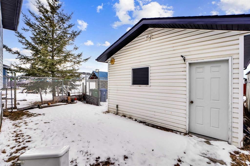 193 Martindale Drive Ne, Calgary, AB - Outdoor With Exterior