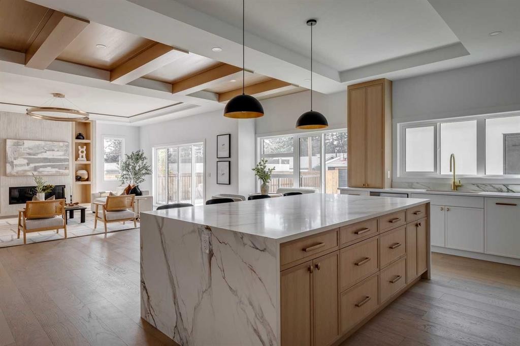 3444 Lane Crescent Sw, Calgary, AB - Indoor Photo Showing Kitchen