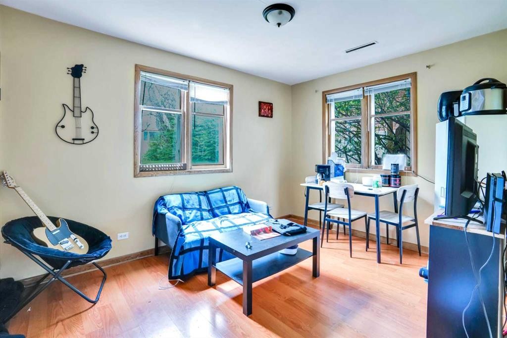 112 29 Avenue Nw, Calgary, AB - Indoor