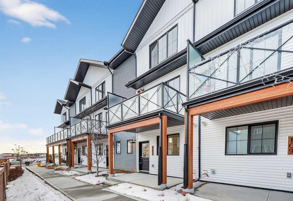 107-1750 Rangeview Drive Se, Calgary, AB - Outdoor