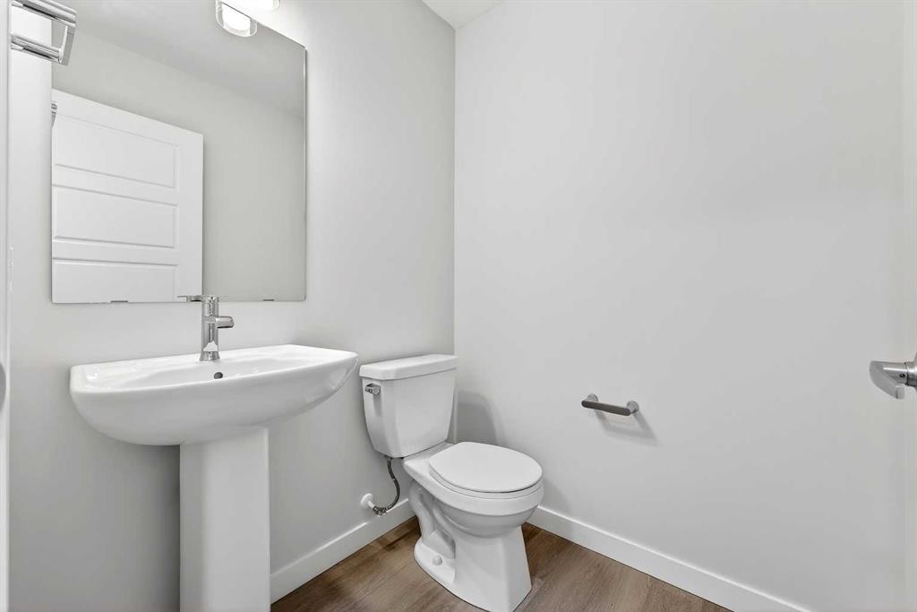 412-1750 Rangeview Drive Se, Calgary, AB - Indoor Photo Showing Bathroom