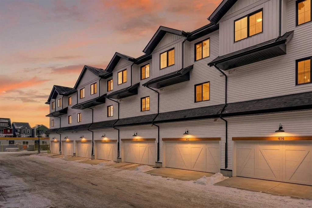 412-1750 Rangeview Drive Se, Calgary, AB - Outdoor With Exterior