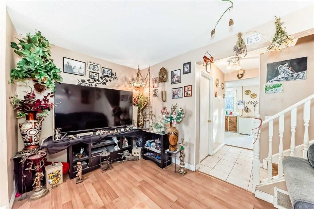 2319 56 Street Ne, Calgary, AB - Indoor