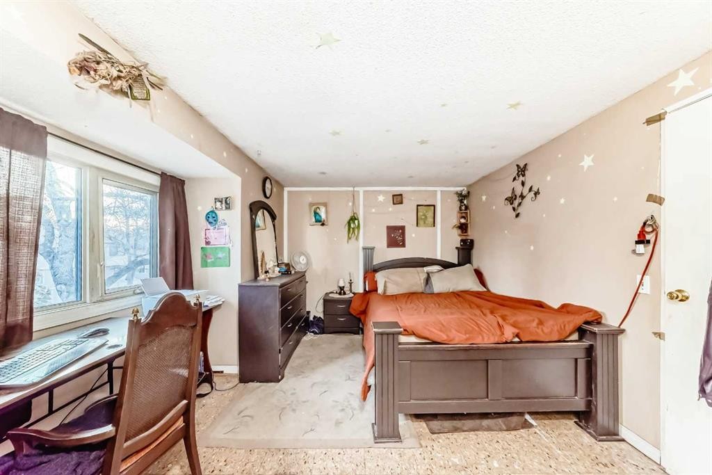 2319 56 Street Ne, Calgary, AB - Indoor