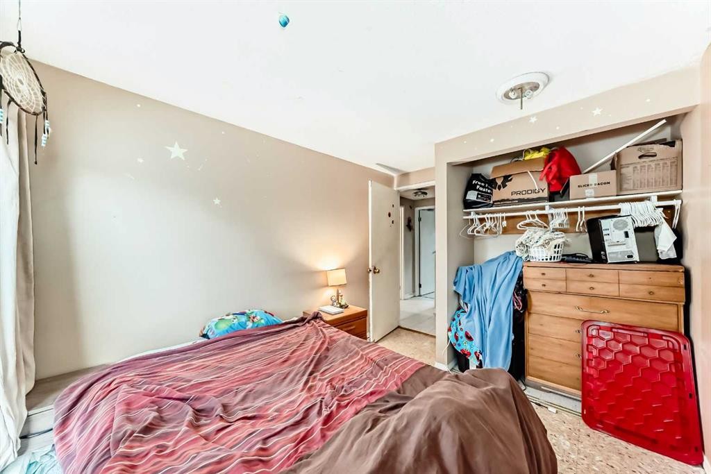 2319 56 Street Ne, Calgary, AB - Indoor Photo Showing Bedroom