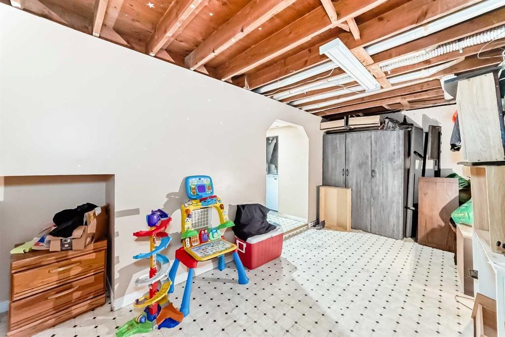 2319 56 Street Ne, Calgary, AB - Indoor Photo Showing Basement
