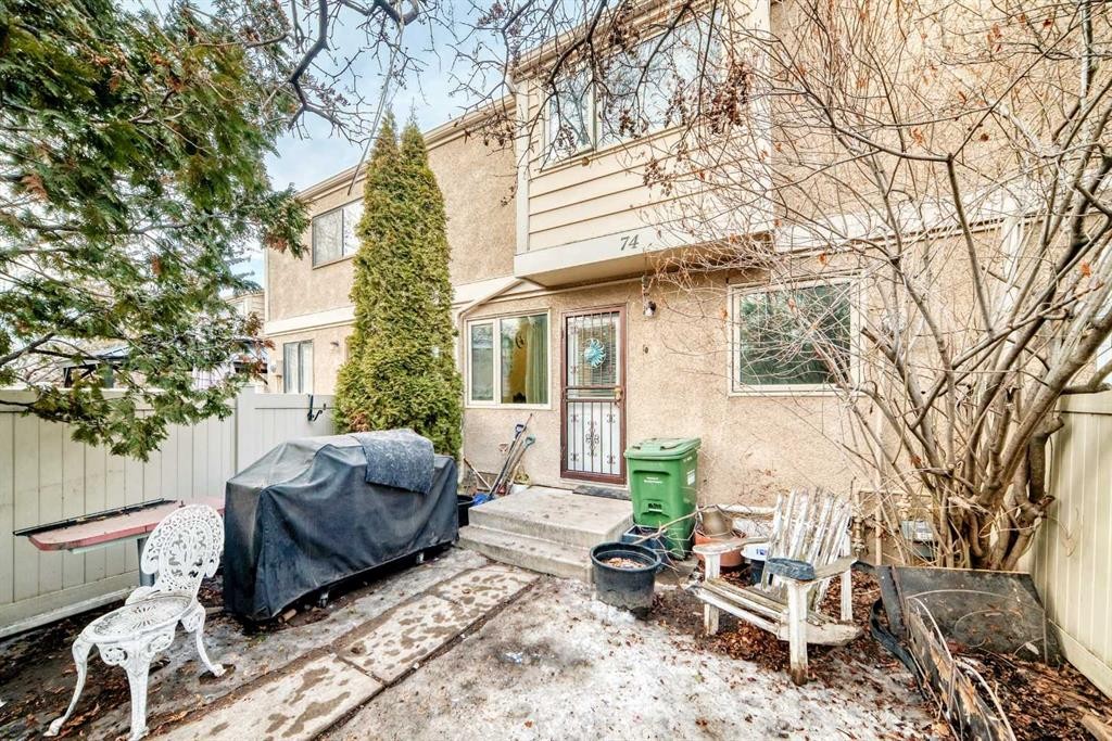 2319 56 Street Ne, Calgary, AB - Outdoor