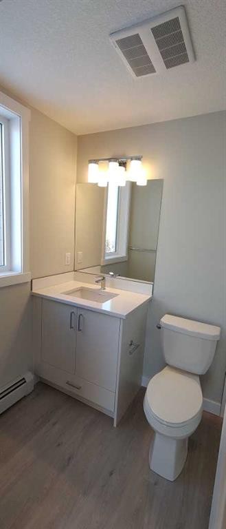 403-660 Shawnee Square Sw, Calgary, AB - Indoor Photo Showing Bathroom