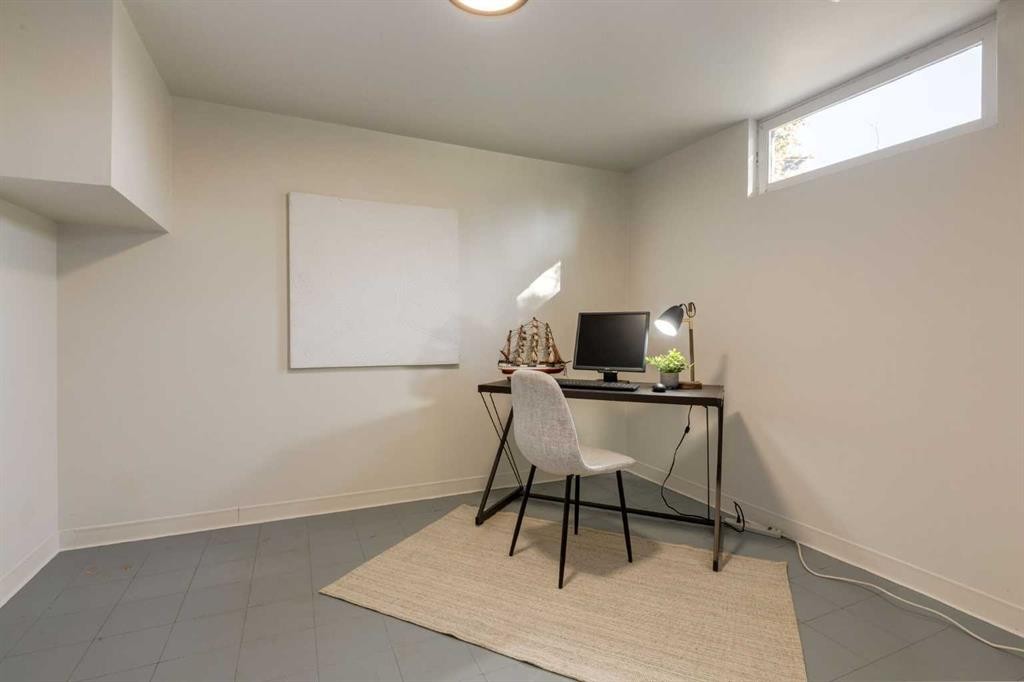 126 Winston Drive Sw, Calgary, AB - Indoor Photo Showing Office