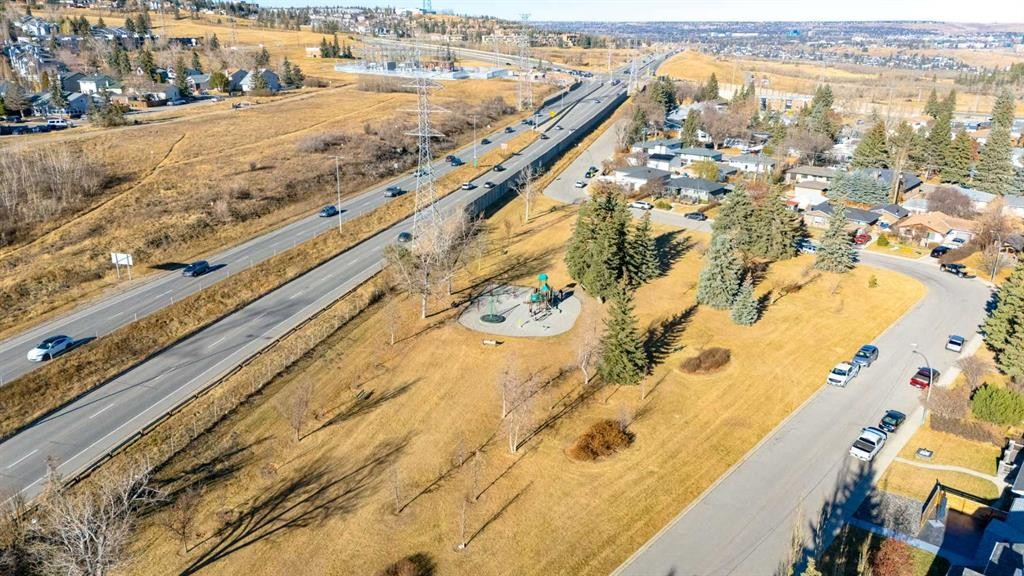 126 Winston Drive Sw, Calgary, AB - Outdoor With View