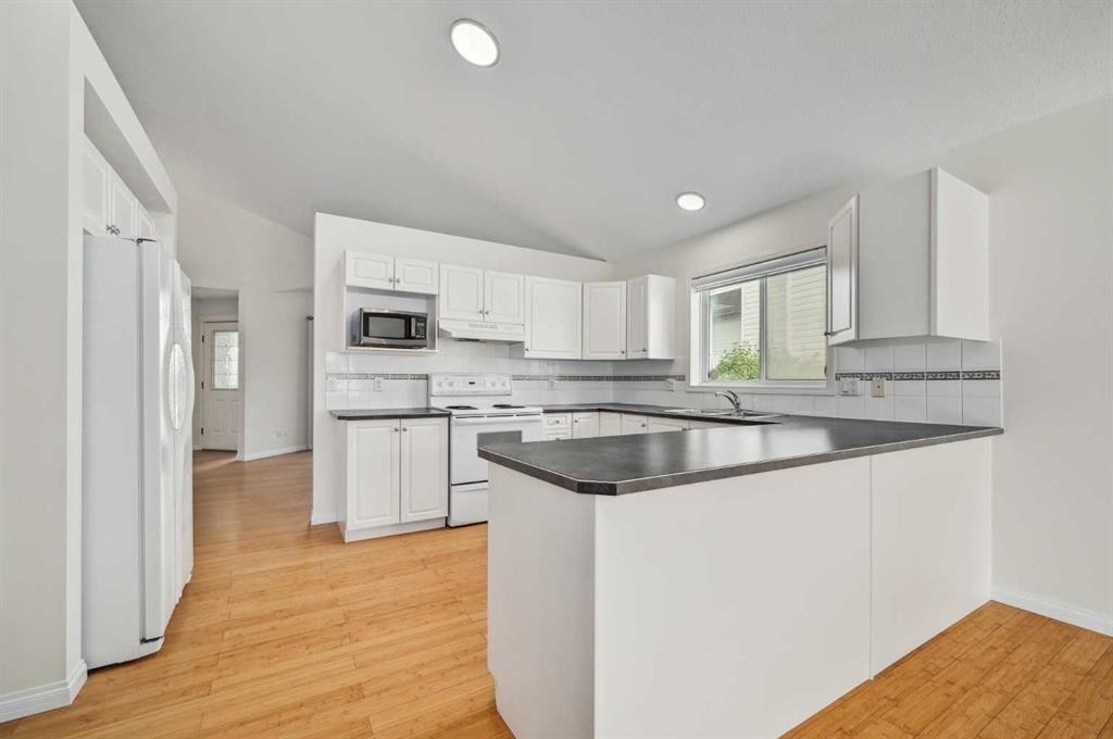 292 Arbour Crest Drive Nw, Calgary, AB - Indoor Photo Showing Kitchen