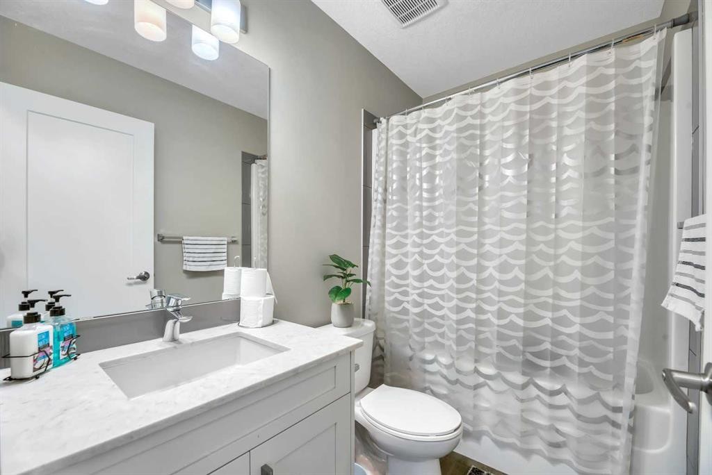 119-10 Walgrove Walk Se, Calgary, AB - Indoor Photo Showing Bathroom