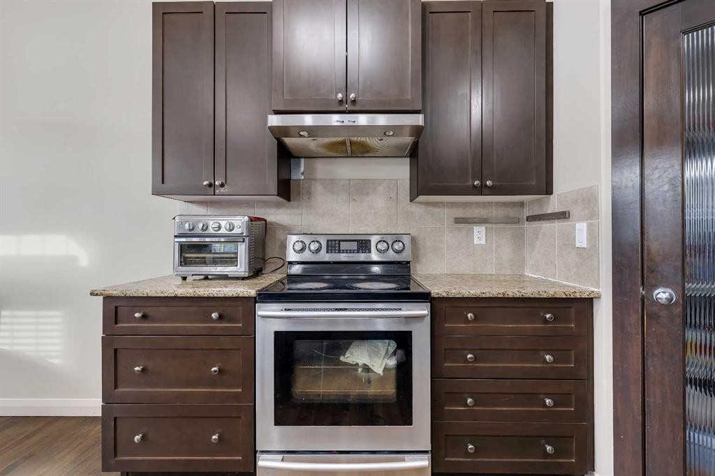 1564 Copperfield Boulevard Se, Calgary, AB - Indoor Photo Showing Kitchen