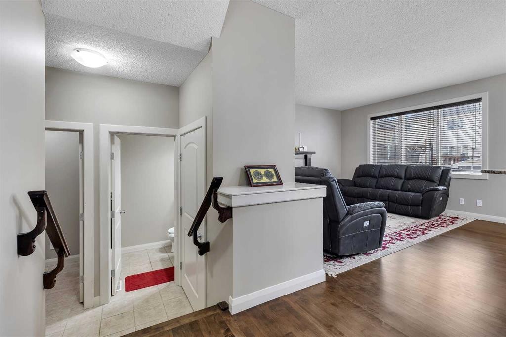 1564 Copperfield Boulevard Se, Calgary, AB - Indoor