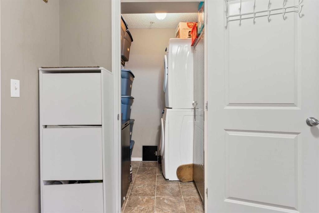 203-5 Saddlestone Way Ne, Calgary, AB - Indoor Photo Showing Other Room