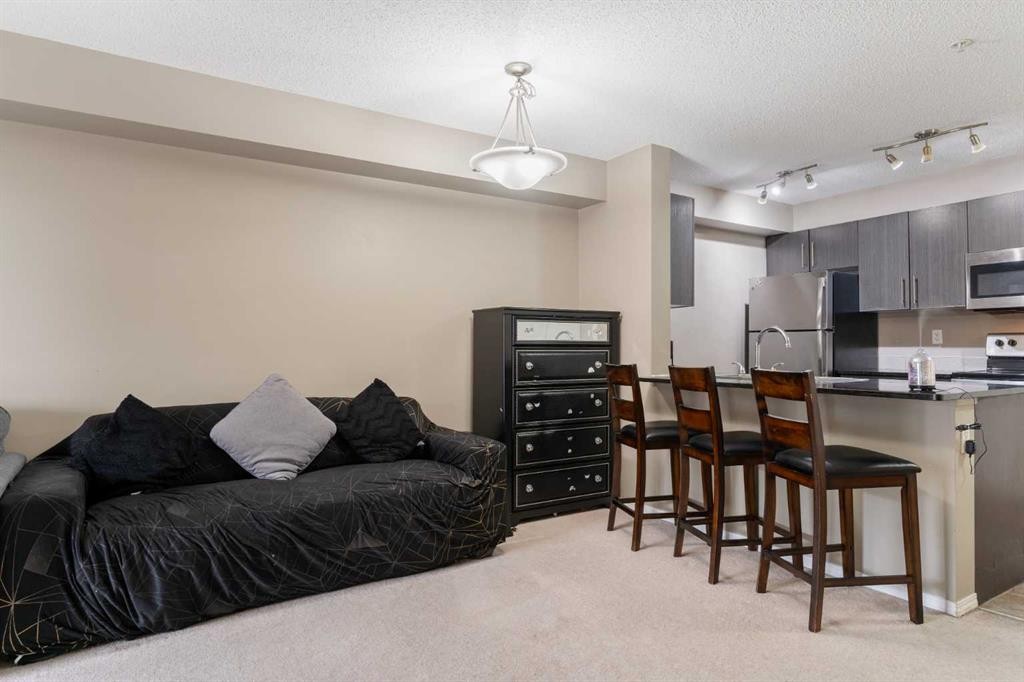 203-5 Saddlestone Way Ne, Calgary, AB - Indoor Photo Showing Kitchen