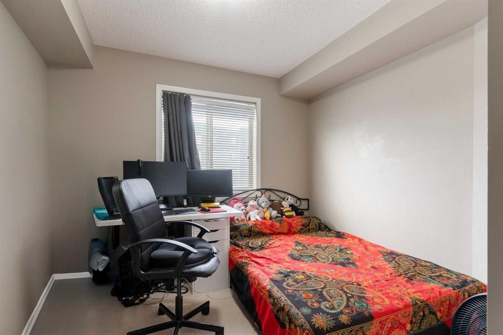 203-5 Saddlestone Way Ne, Calgary, AB - Indoor Photo Showing Office