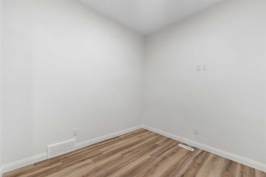 72 Dawson Wharf Mount, Chestermere, AB - Indoor Photo Showing Other Room