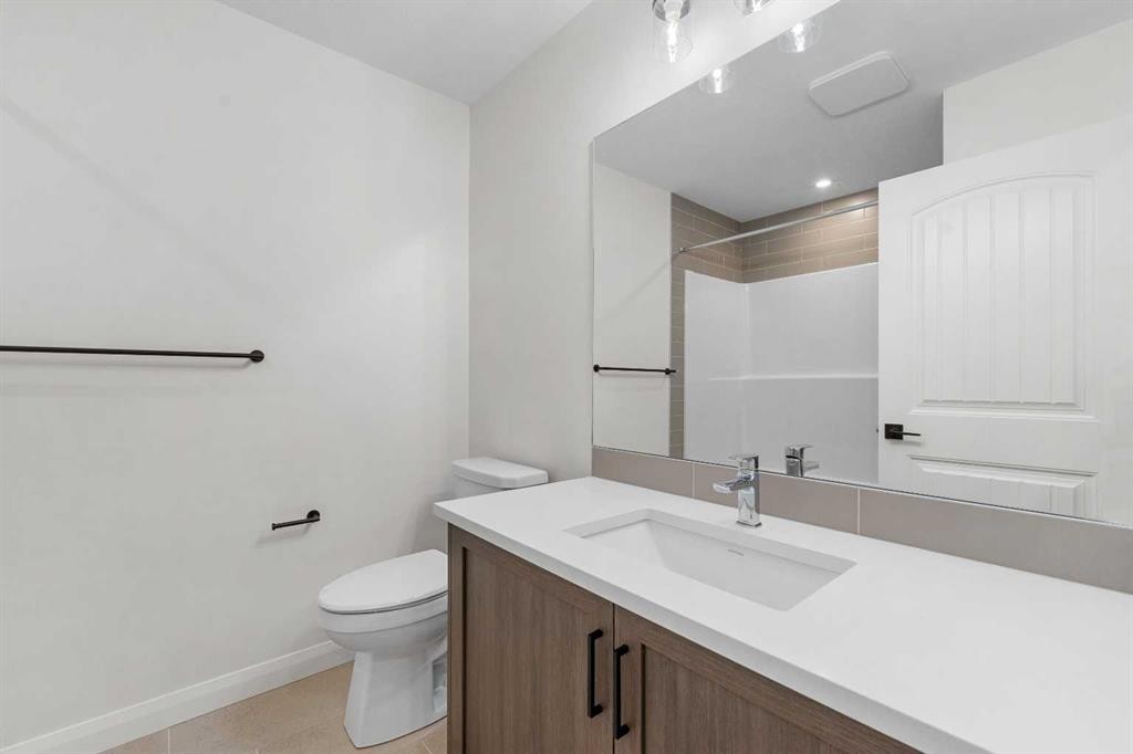 72 Dawson Wharf Mount, Chestermere, AB - Indoor Photo Showing Bathroom