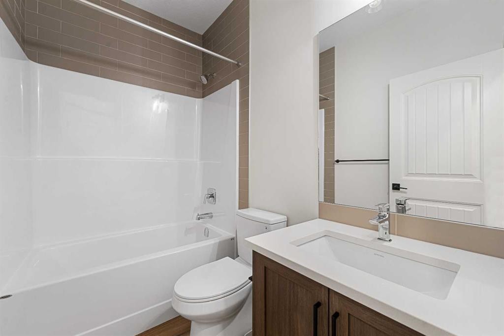 72 Dawson Wharf Mount, Chestermere, AB - Indoor Photo Showing Bathroom