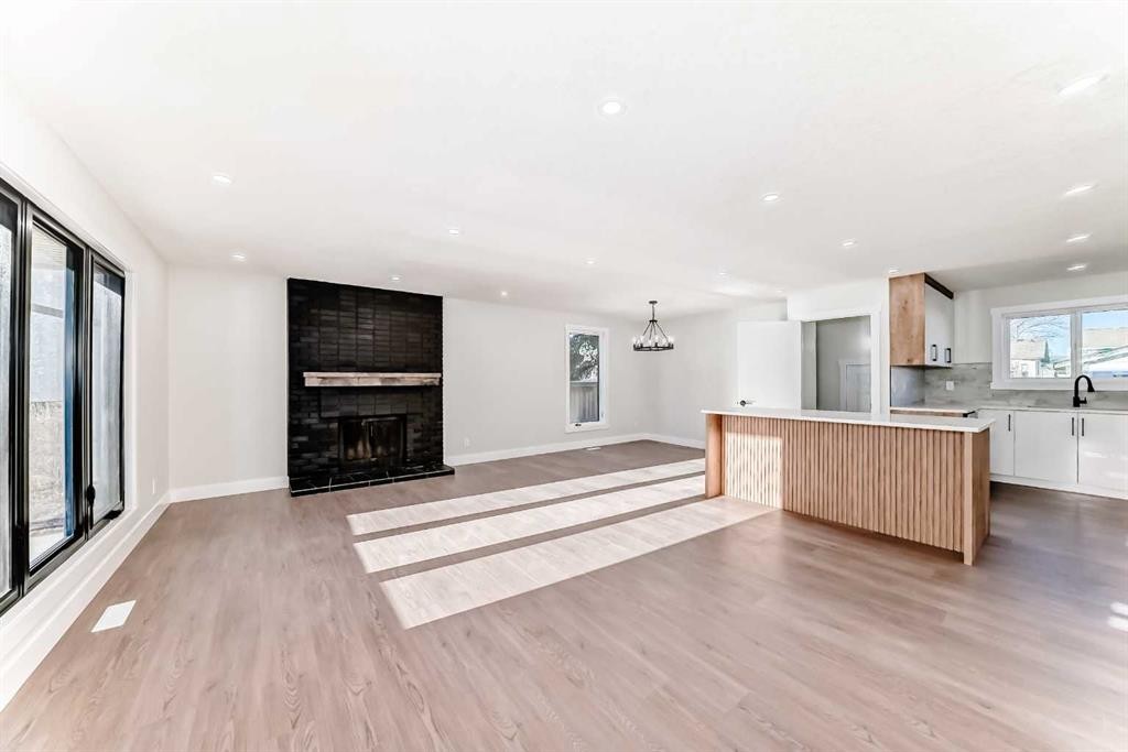 116 Rundlecairn Rise Ne, Calgary, AB - Indoor With Fireplace