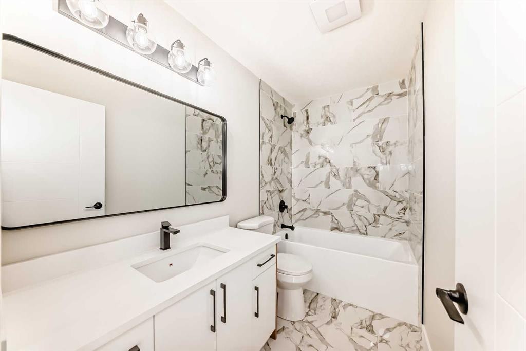 116 Rundlecairn Rise Ne, Calgary, AB - Indoor Photo Showing Bathroom