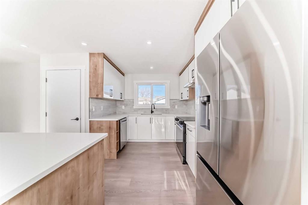 116 Rundlecairn Rise Ne, Calgary, AB - Indoor Photo Showing Kitchen With Upgraded Kitchen