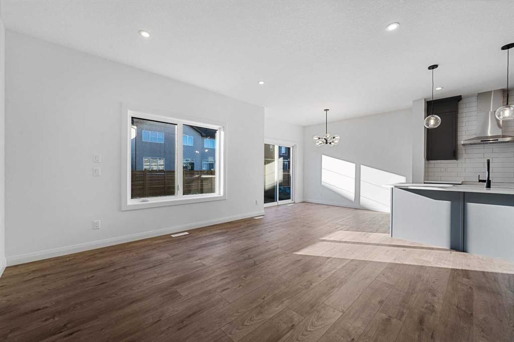 95 Dawson Wharf Mount, Chestermere, AB - Indoor