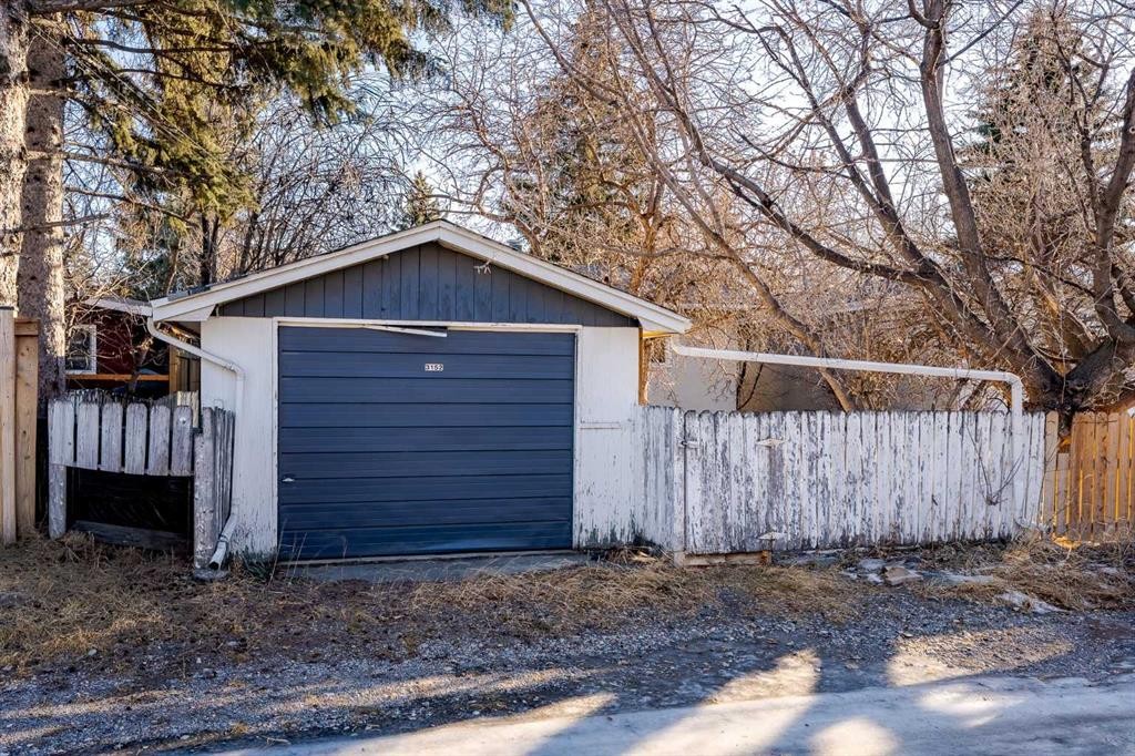 3152 Blakiston Drive Nw, Calgary, AB - Outdoor