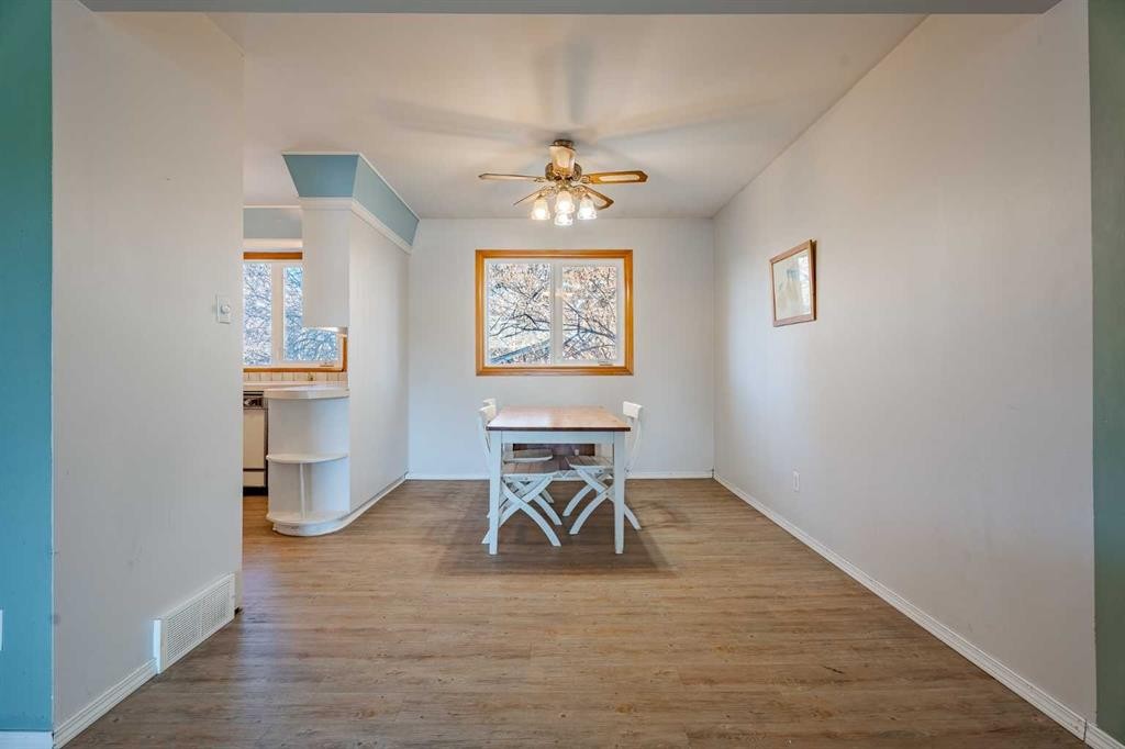 3152 Blakiston Drive Nw, Calgary, AB - Indoor Photo Showing Other Room