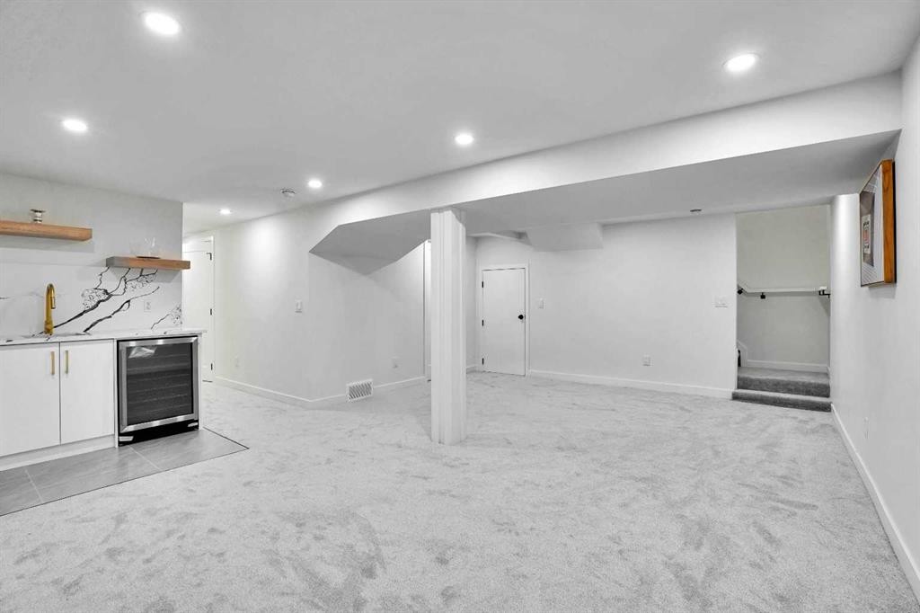 52 Franklin Drive Se, Calgary, AB - Indoor