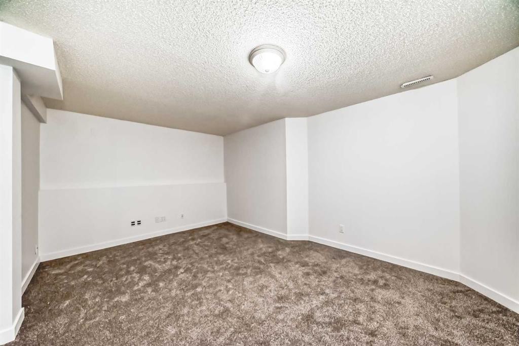 16218 Shawbrooke Road Sw, Calgary, AB - Indoor Photo Showing Other Room