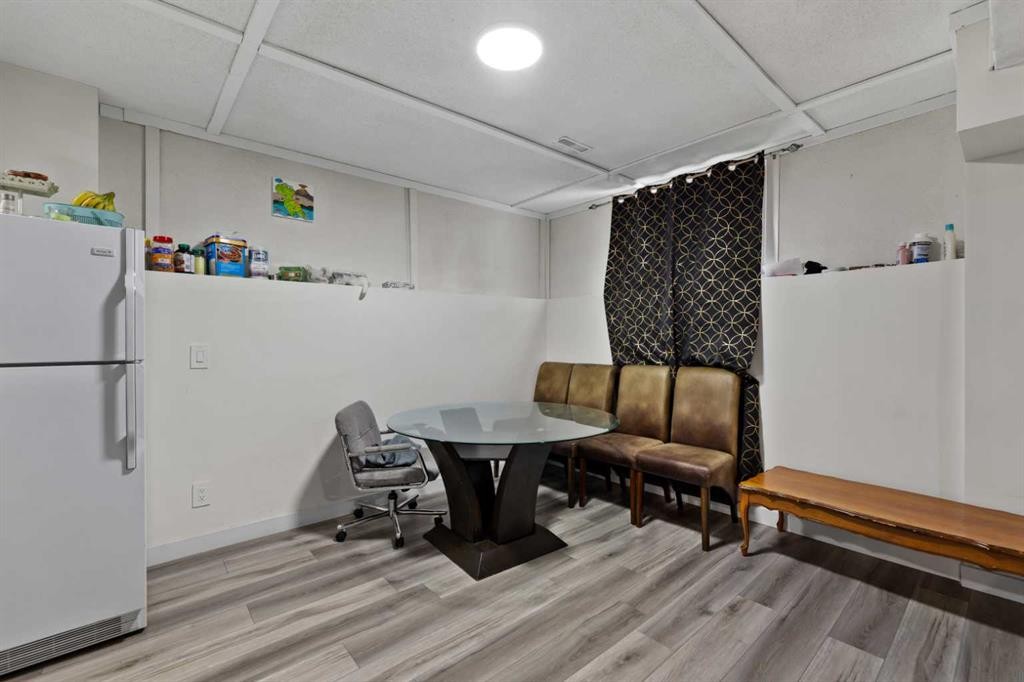 892 Abbotsford Drive Ne, Calgary, AB - Indoor
